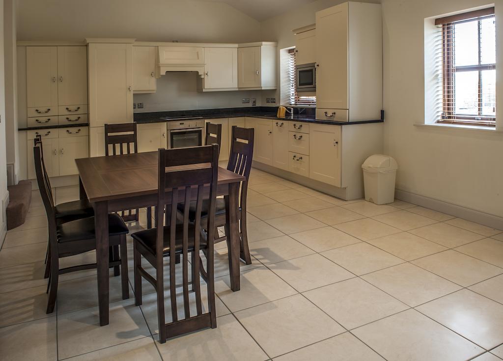 New Forest Estate Lodges Tyrrellspass Zimmer foto